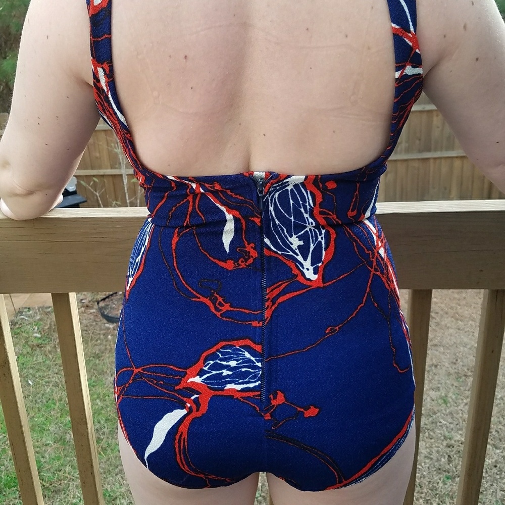 Vintage bathing suit very good condition